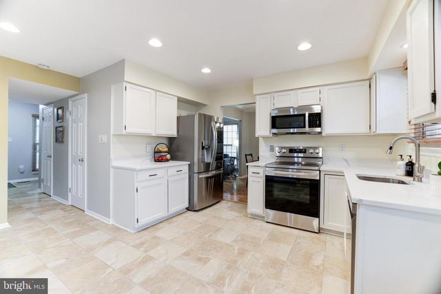 22 NEWLAND CT, Sterling, VA 20165