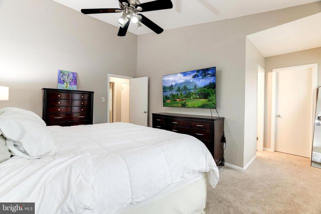 22 NEWLAND CT, Sterling, VA 20165