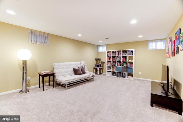 22 NEWLAND CT, Sterling, VA 20165