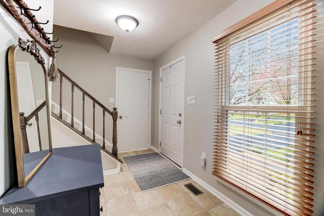 22 NEWLAND CT, Sterling, VA 20165