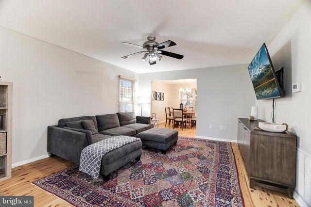 22 NEWLAND CT, Sterling, VA 20165