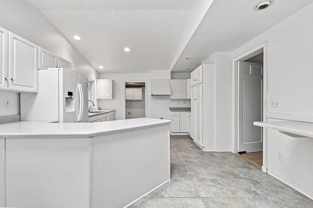 1221 W Main STREET, Lake Geneva, WI 53147