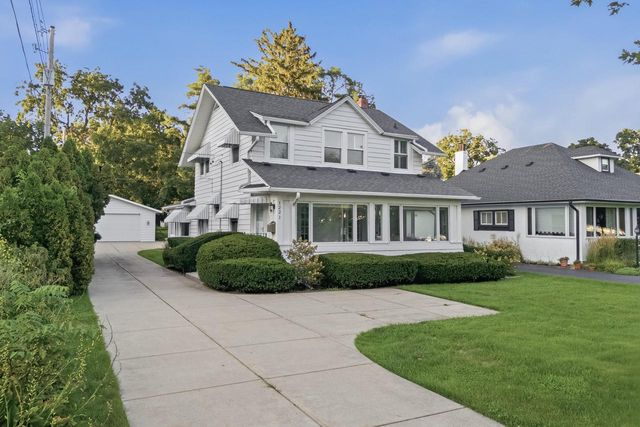 1221 W Main STREET, Lake Geneva, WI 53147