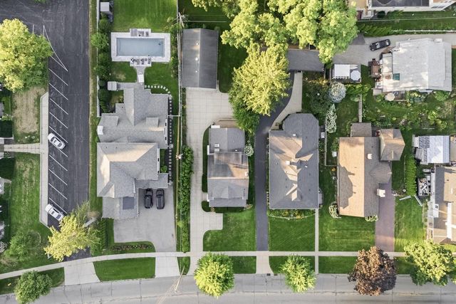 1221 W Main STREET, Lake Geneva, WI 53147