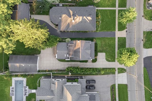 1221 W Main STREET, Lake Geneva, WI 53147