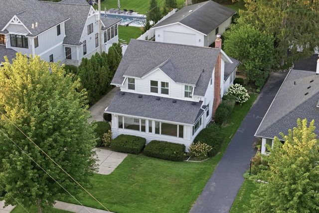 1221 W Main STREET, Lake Geneva, WI 53147