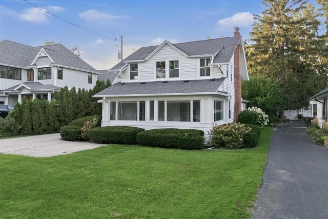 1221 W Main STREET, Lake Geneva, WI 53147