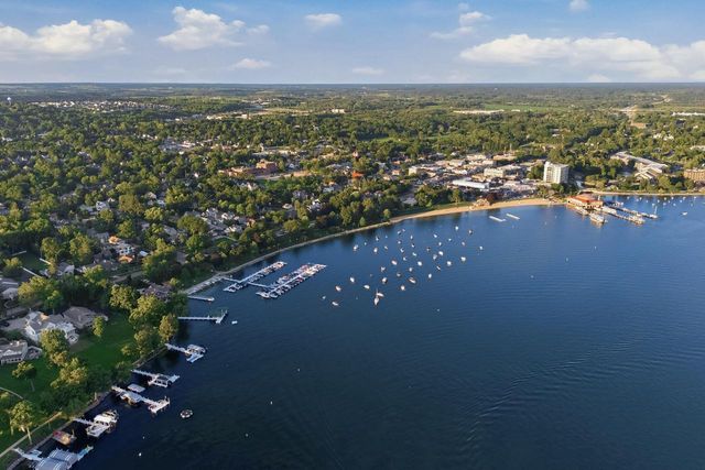1221 W Main STREET, Lake Geneva, WI 53147