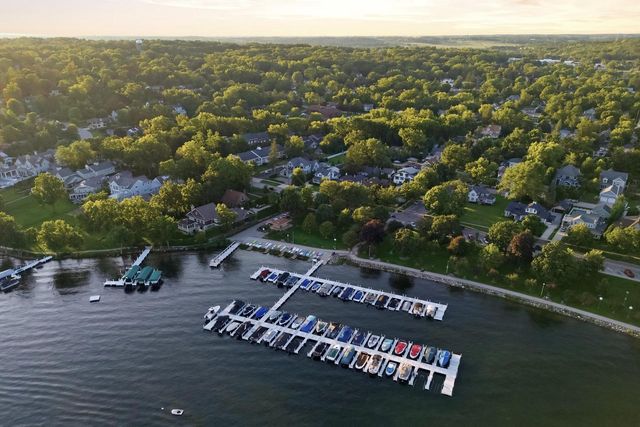 1221 W Main STREET, Lake Geneva, WI 53147