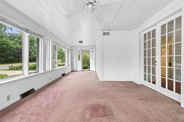 1221 W Main STREET, Lake Geneva, WI 53147