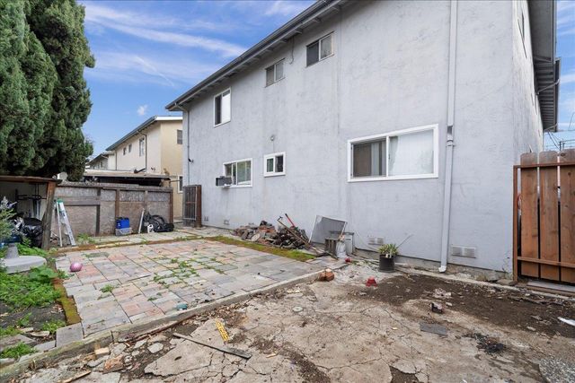 545 Hampshire Avenue, Redwood City, CA 94063