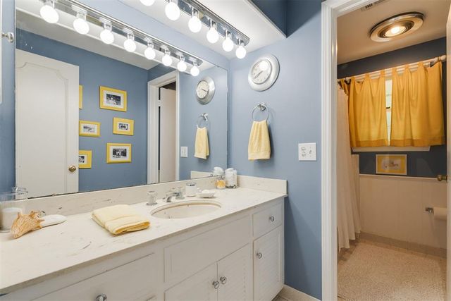 6605 N Shawnee Avenue, Oklahoma City, OK 73116