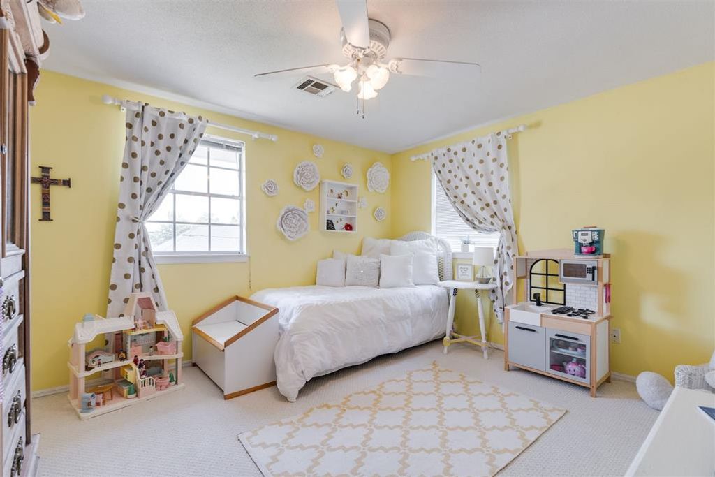 Image 15 of property listing at 6605 N Shawnee Avenue, Oklahoma City, OK 73116