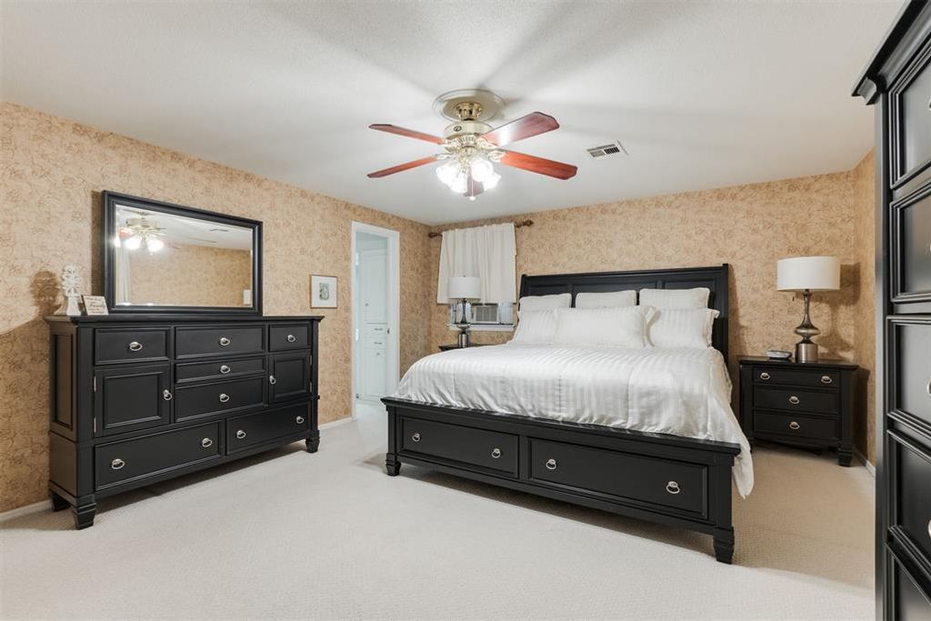 Image 10 of property listing at 6605 N Shawnee Avenue, Oklahoma City, OK 73116