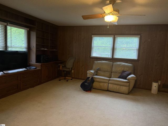 3855 Maid Marion Lane, Spartanburg, SC 29302