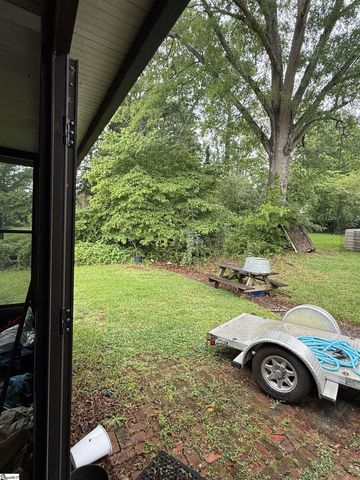 3855 Maid Marion Lane, Spartanburg, SC 29302