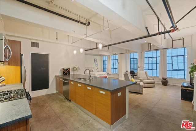 746 S Los Angeles Street 403, Los Angeles, CA 90014