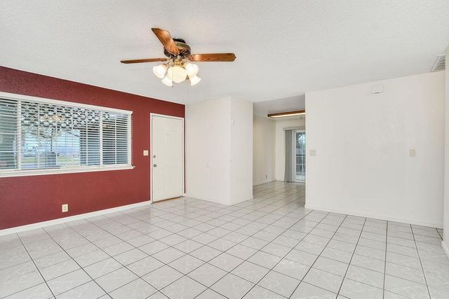 207 Park Ave, Manteca, CA 95337