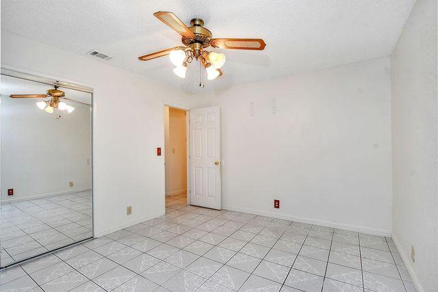 207 Park Ave, Manteca, CA 95337