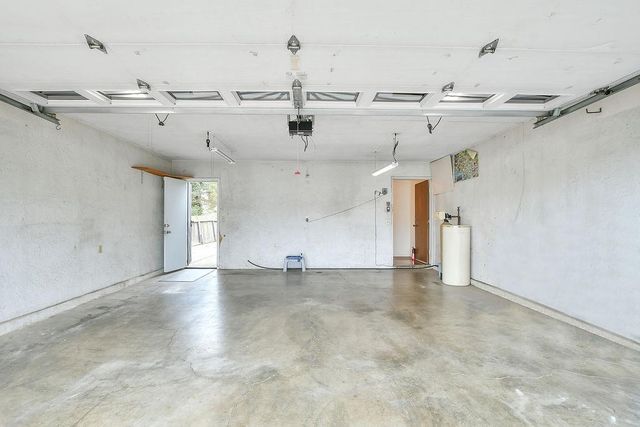 207 Park Ave, Manteca, CA 95337