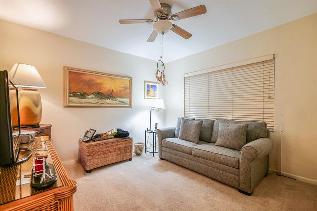 5609 Hammock Ln 210, Lauderhill, FL 33319