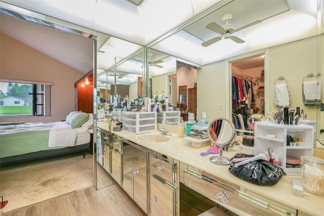 5609 Hammock Ln 210, Lauderhill, FL 33319