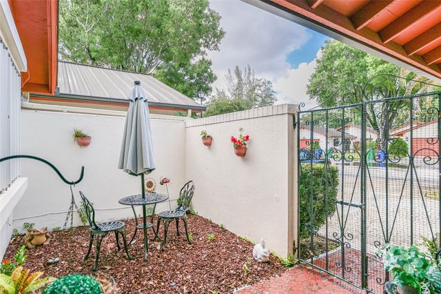 5609 Hammock Ln 210, Lauderhill, FL 33319