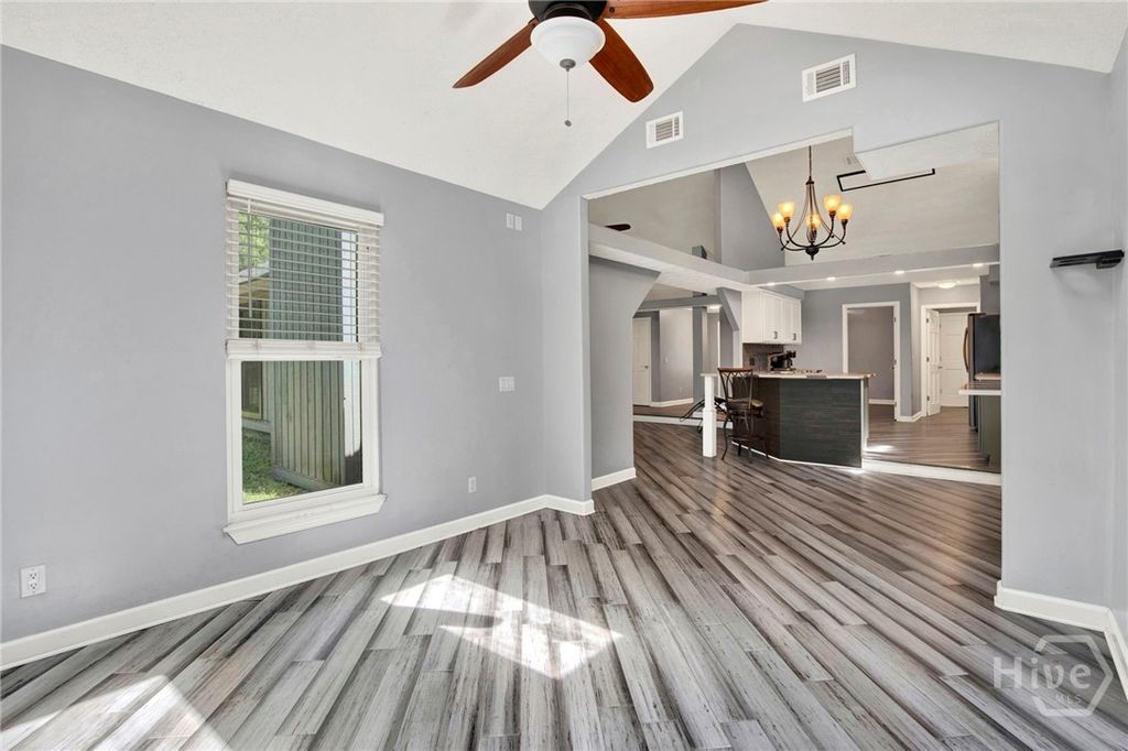 Image 11 of property listing at 16 Old Martin Lane, Richmond Hill, GA 31324