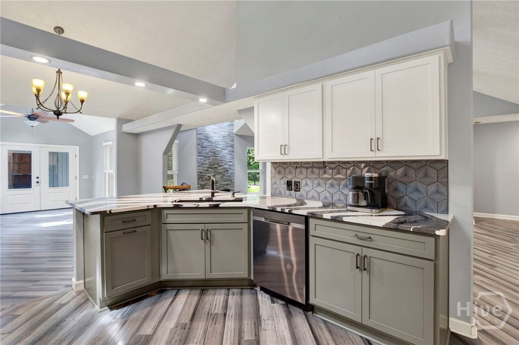 Image 16 of property listing at 16 Old Martin Lane, Richmond Hill, GA 31324