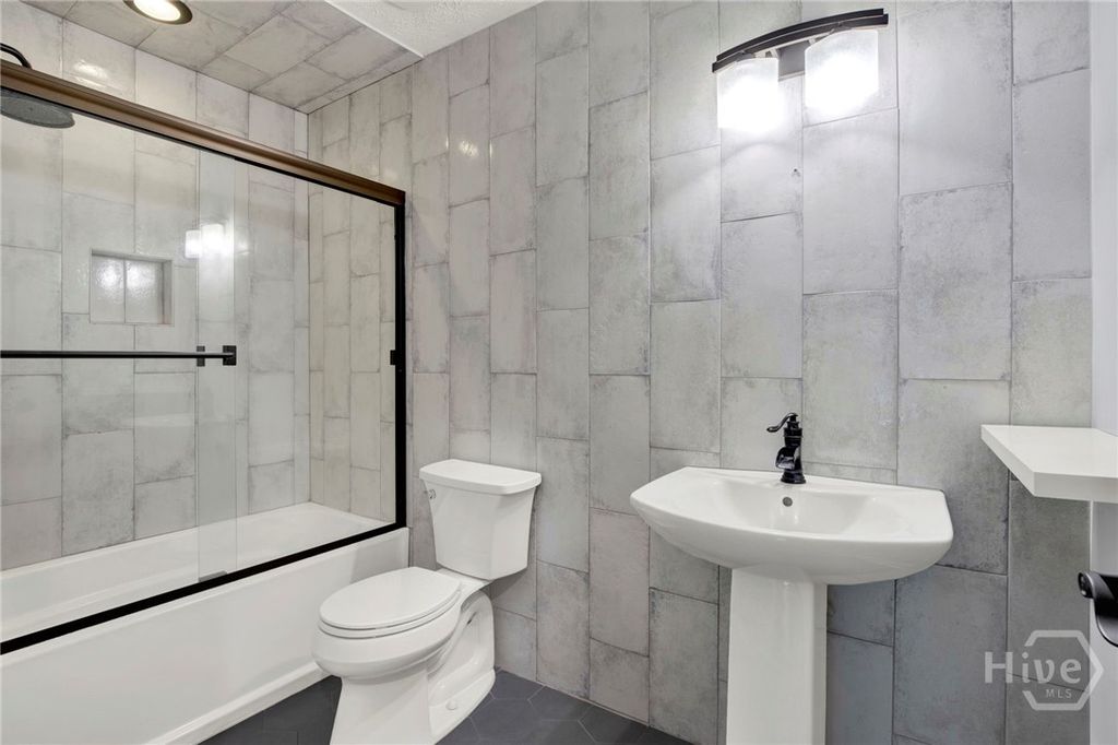 Image 28 of property listing at 16 Old Martin Lane, Richmond Hill, GA 31324