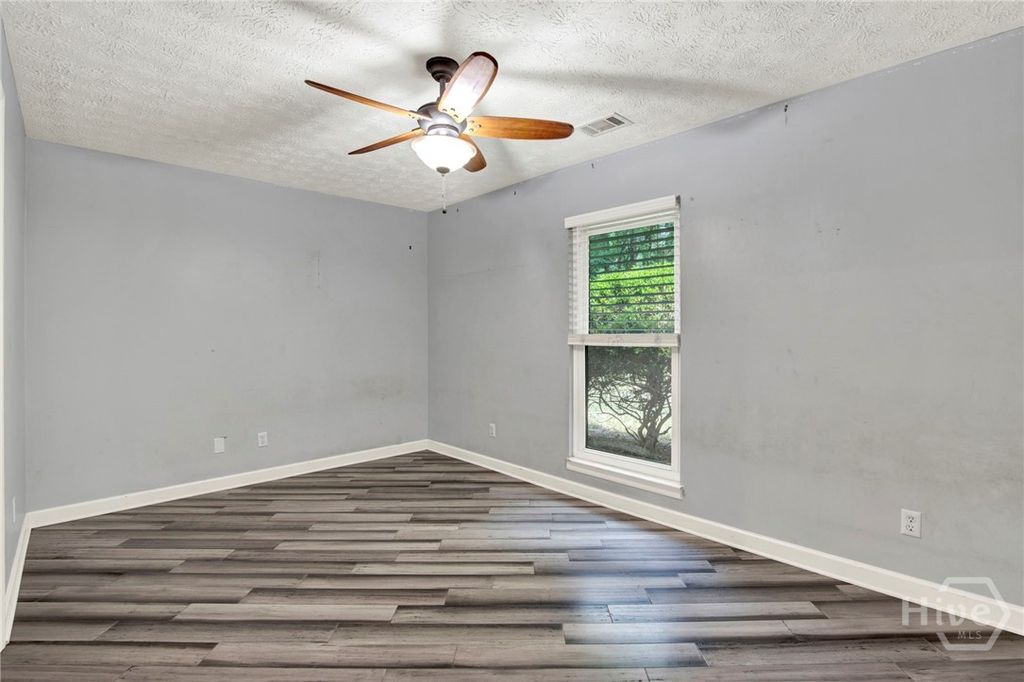 Image 31 of property listing at 16 Old Martin Lane, Richmond Hill, GA 31324