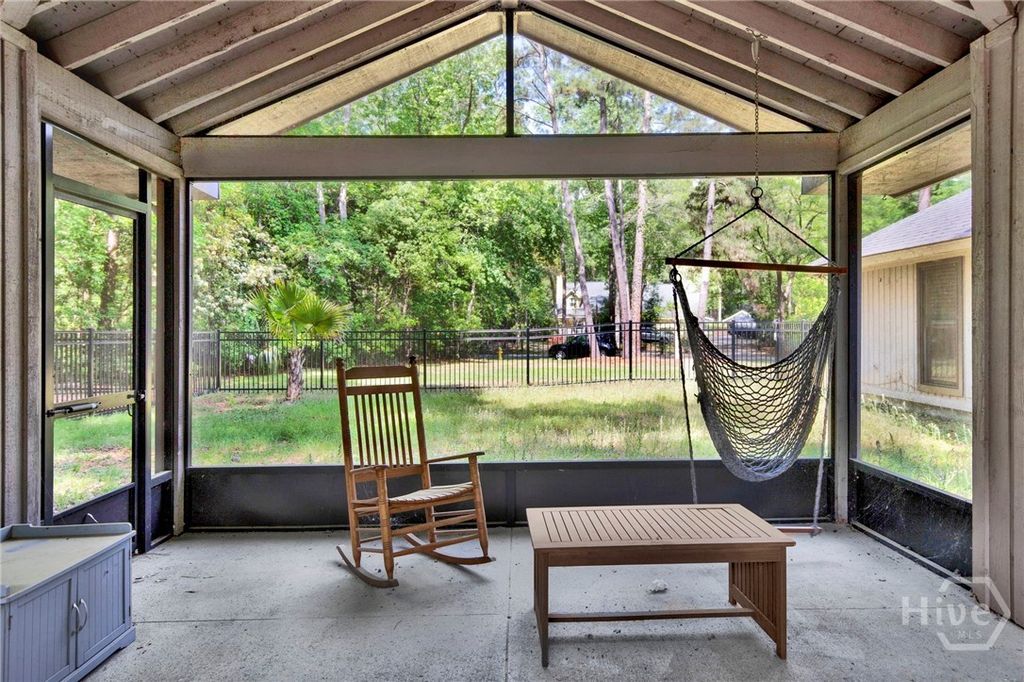 Image 37 of property listing at 16 Old Martin Lane, Richmond Hill, GA 31324