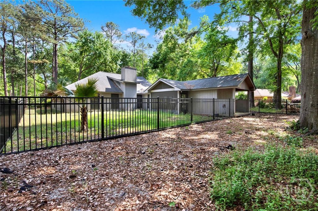 Image 39 of property listing at 16 Old Martin Lane, Richmond Hill, GA 31324