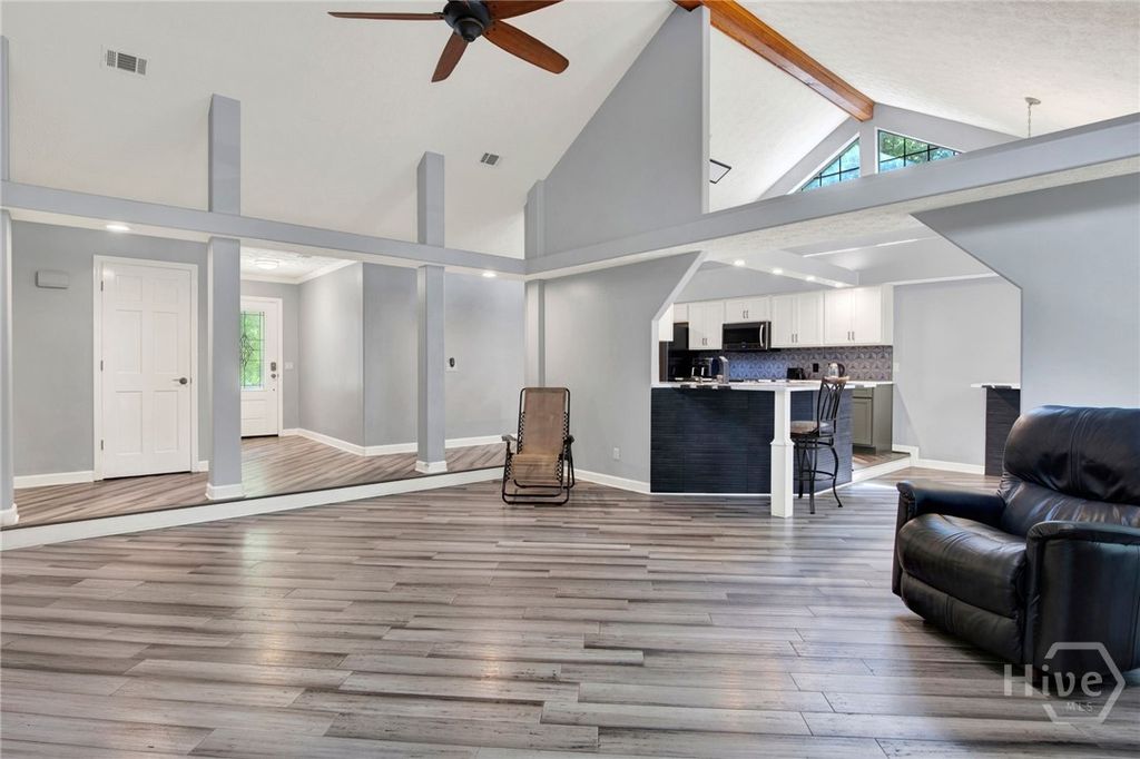 Image 8 of property listing at 16 Old Martin Lane, Richmond Hill, GA 31324