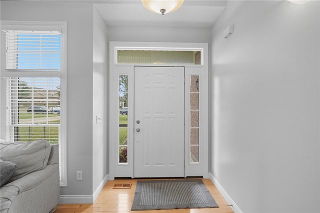 582 Storm Court, Tipp City, OH 45371