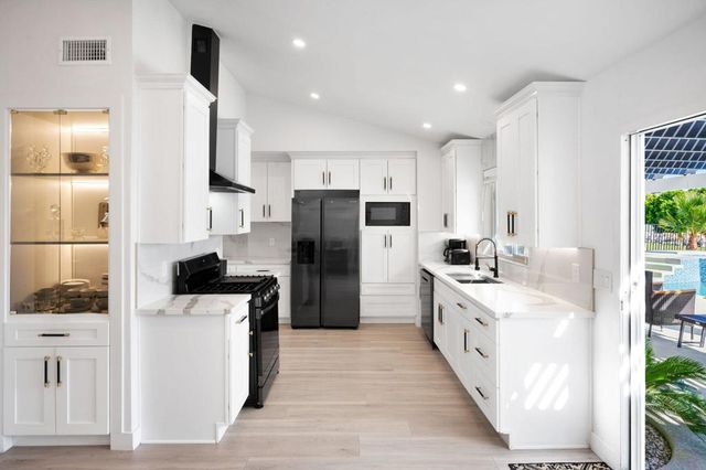 2380 N Leonard Road, Palm Springs, CA 92262