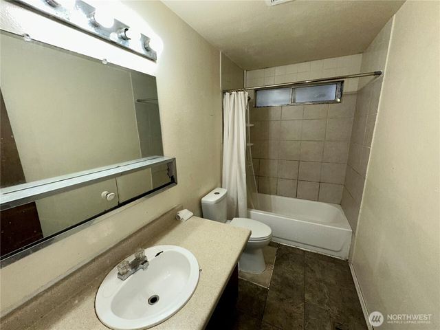 3936 SW 332nd Place, Federal Way, WA 98023