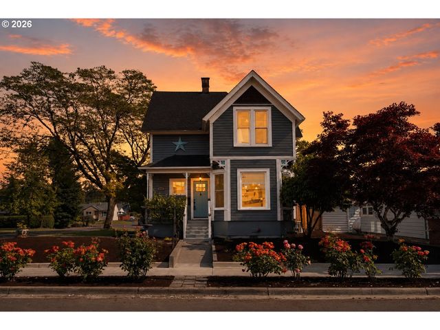 175 E CLARENDON St, Gladstone, OR 97027