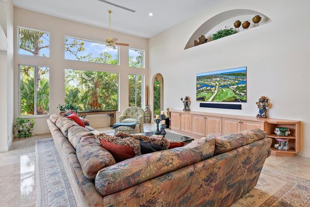 6088 Wildcat Run, West Palm Beach, FL 33412