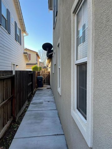 1744 Bella Largo Drive, Stockton, CA 95206