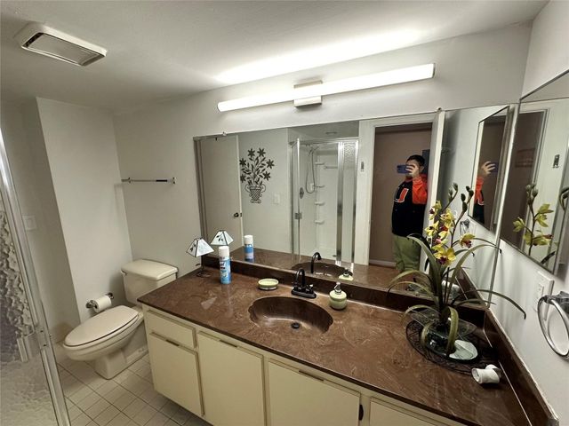 2206 S Cypress Bend Drive 305, Pompano Beach, FL 33069