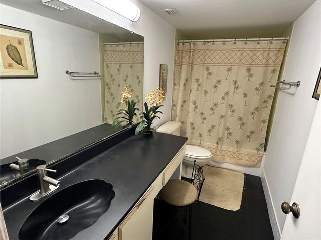 2206 S Cypress Bend Drive 305, Pompano Beach, FL 33069