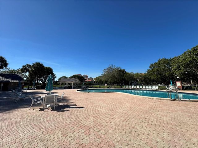 2206 S Cypress Bend Drive 305, Pompano Beach, FL 33069