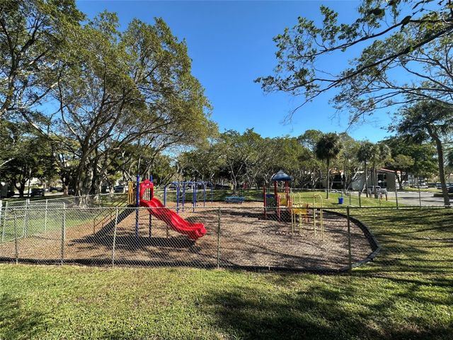 2206 S Cypress Bend Drive 305, Pompano Beach, FL 33069