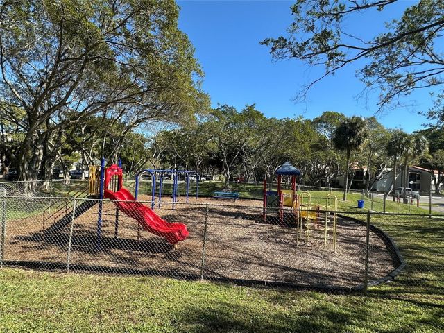 2206 S Cypress Bend Drive 305, Pompano Beach, FL 33069