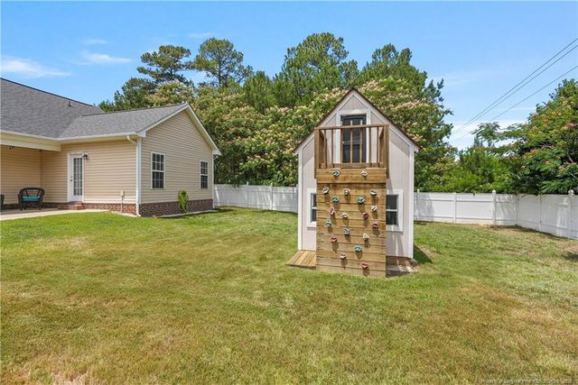 2048 Ivey Commons Road, Fayetteville, NC 28306