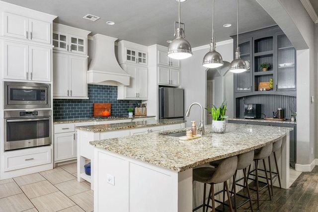 7301 Whirlwind Way, Edmond, OK 73034