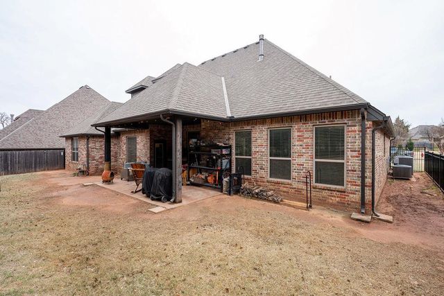 7301 Whirlwind Way, Edmond, OK 73034