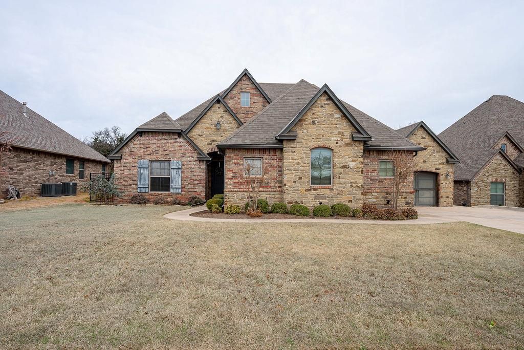 7301 Whirlwind Way, Edmond, OK 73034
