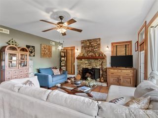 300 Creekside Way B-101, Burnsville, NC 28714